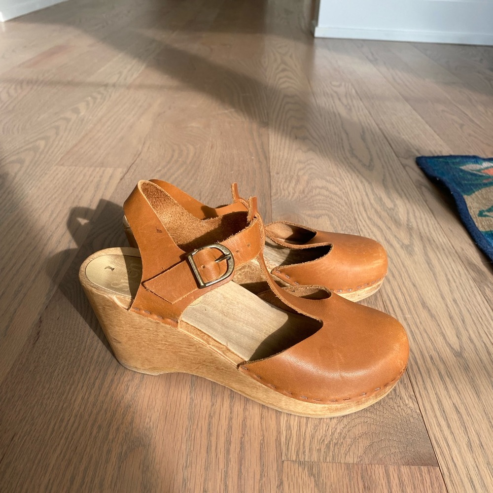 Beautiful Sven clog sandals